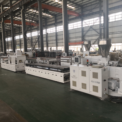 Shenzhen HYPET One Step PE WPC Decking Making Extrusionsmaschinenlinie, WPC Co Extrusionsproduktionslinie Hersteller