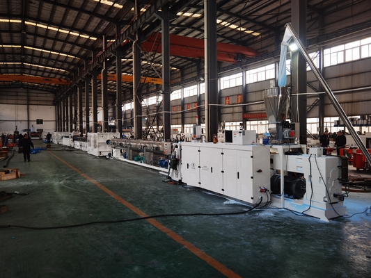 kaufen SHENZHEN HYPET Hochgeschwindigkeits-PVC-Rohrmaschine, PVC-O-Hochfüller-Rohr-Extrusionsproduktionslinie online manufacture
