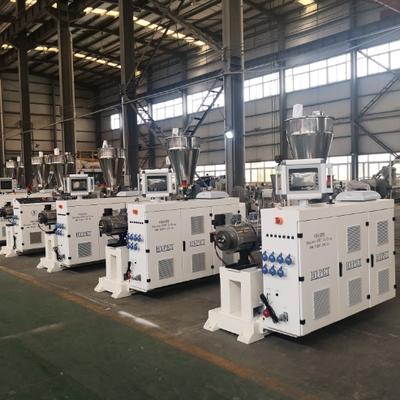 kaufen Shenzhen HYPET Konischer Doppelschneckenextruder, PVC-Rohr Profilplatten Komplettproduktionsmaschine online manufacture