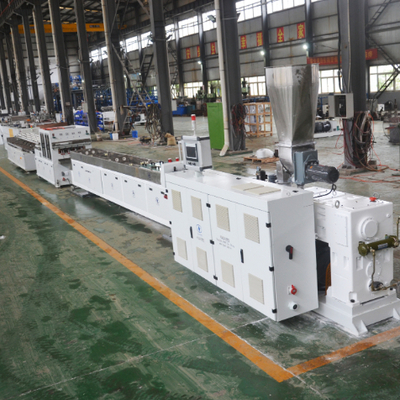 kaufen SHENZHEN HYPET HIGH OUTPUT HIGH SPEED 50-110 PVC PIPE MAKING MACHINE ist eine Maschine für die Herstellung von Rohren aus PVC. online manufacture