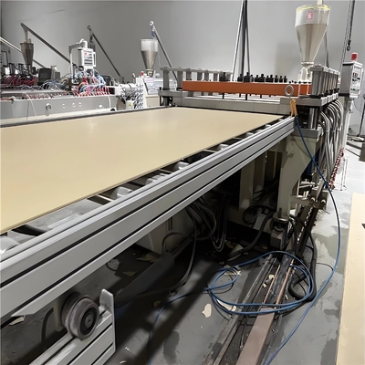 kaufen Shenzhen HYPET 1220mm Width Plastic PVC Foam Board Extrusion Production Line PVC WPC Foam Board Panel Making Machine online manufacture