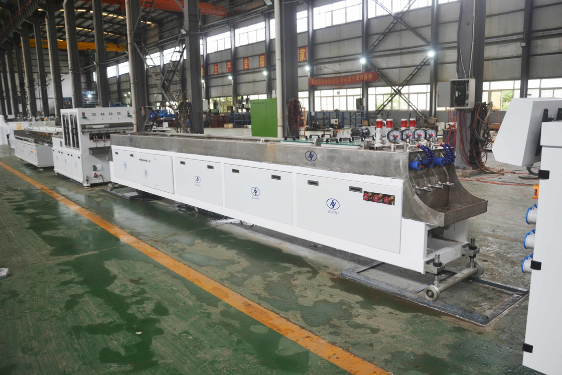 Vier-Hohlraum-PVC-Leitung-Rohrmachmaschine 16-32mm PVC-Elektrokabel Rohr Extrusionslinie