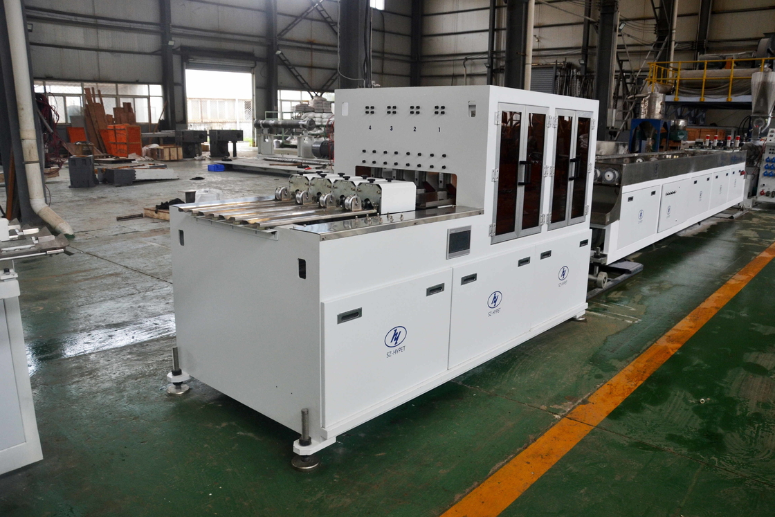 Vier-Hohlraum-PVC-Leitung-Rohrmachmaschine 16-32mm PVC-Elektrokabel Rohr Extrusionslinie