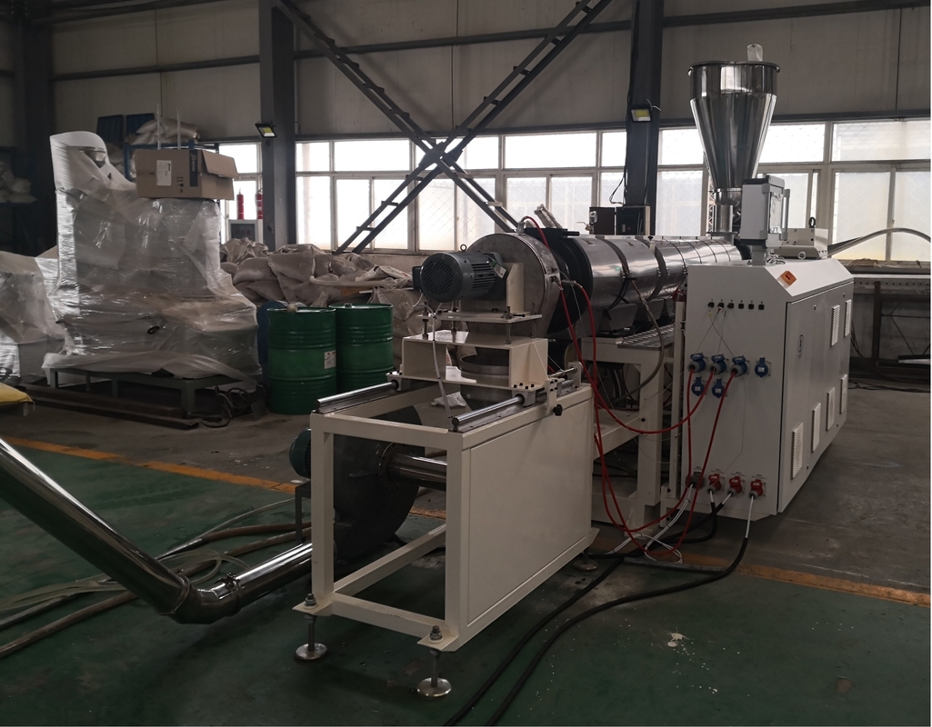 Parallel Twin Screw Extruder mit Intergral Reduktor Zähler Dreh-PVC-Rohr Granulatmachmaschine HYPS67/27