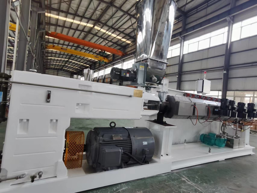Hergestellt in China UPVC CPVC OPVC PVC Parallel-Schrauben-Extruder HYPS92/28 mit hoher Leistung und geringerer Leistung