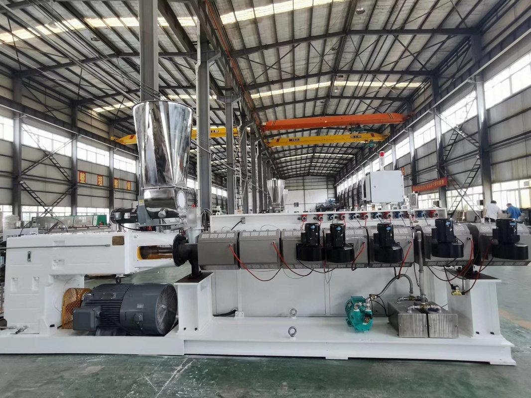 Gute Qualität PVC durchsichtige weiche harte PVC-Pellets Guranule parallele Doppelschraub-Extruder HYPS93/38 zum guten Preis