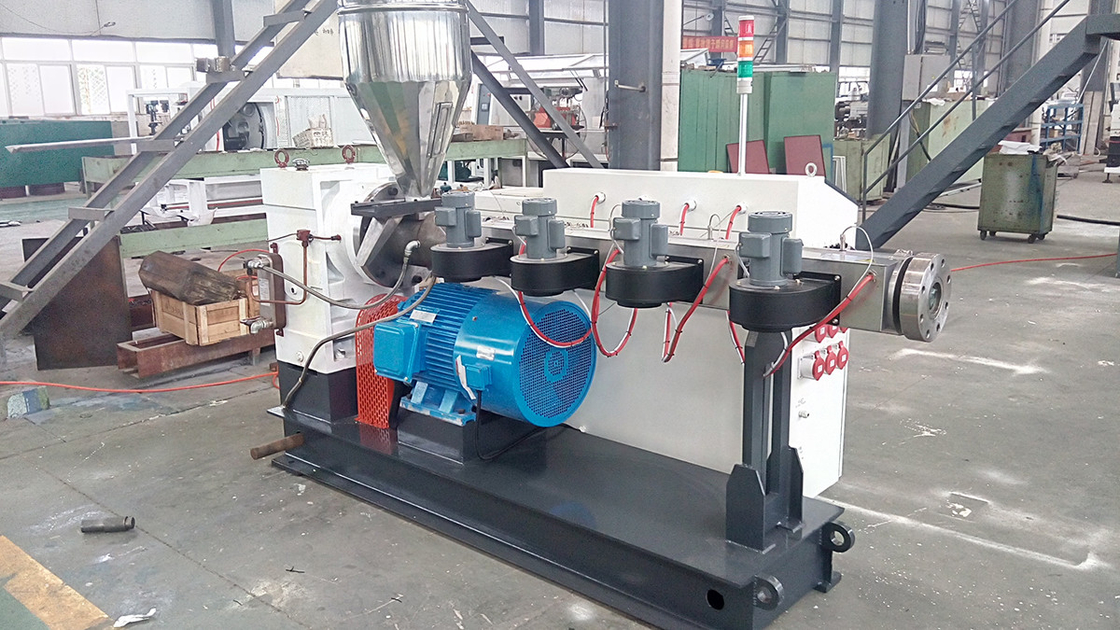 Hochpräzisions-HYSJ65/38 PE PERT-Drei-Schicht-Extruder für HDPE-Polyethylenrohre