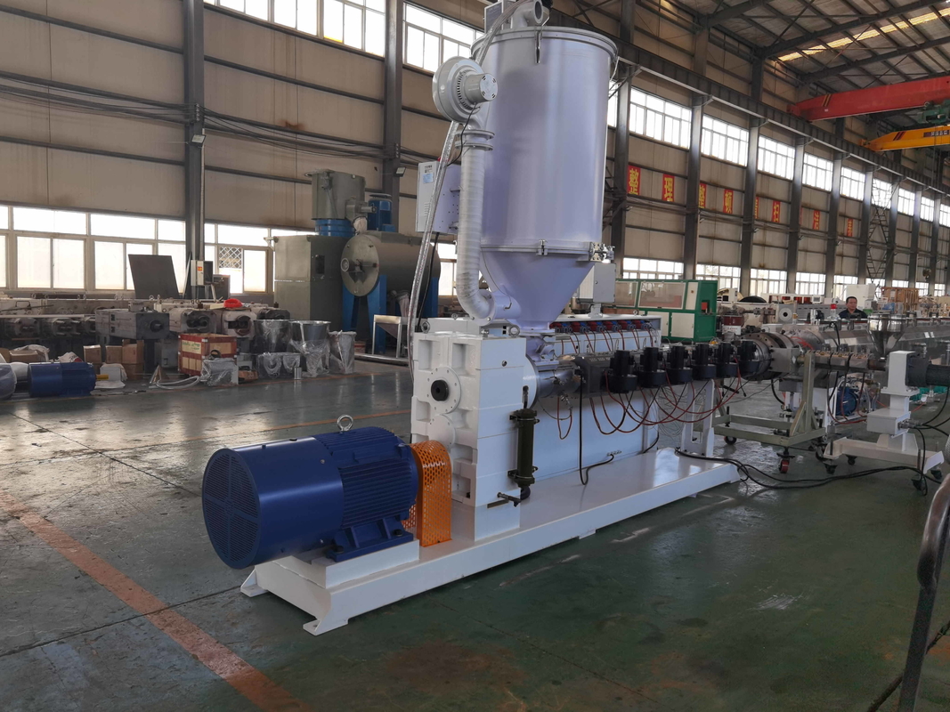 SJ150/28 90kw 380kg/h hohe Effizienz Großleistung Einzelschraubextruder in HDPE PE Ultrahohe Molekülgewicht PE für Rohr