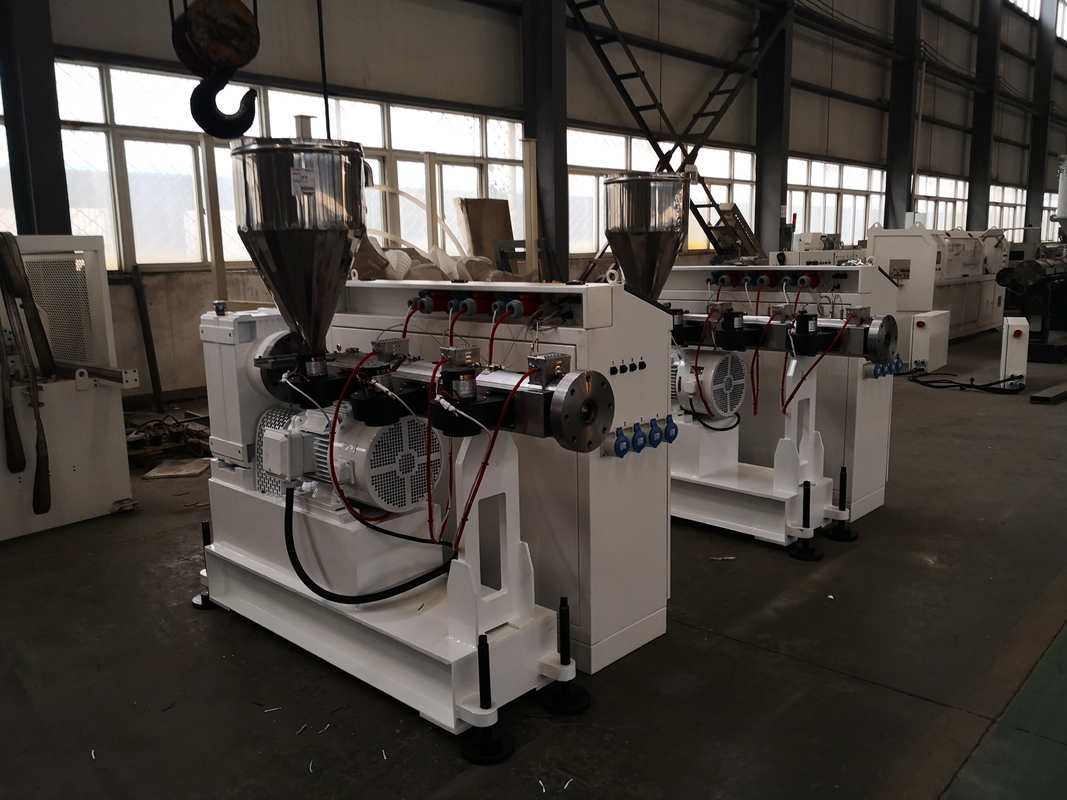 HDPE LDPE PE-Rohrprofil-Pellets Blechgitterplatte Einschraubmaschine Extruder SJ120/28 75kw 300kg/h
