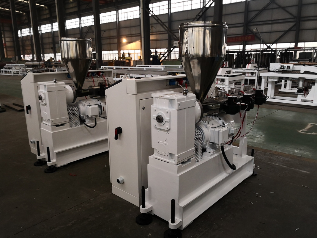 HDPE LDPE PE-Rohrprofil-Pellets Blechgitterplatte Einschraubmaschine Extruder SJ120/28 75kw 300kg/h