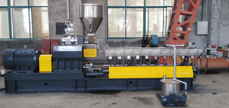 Hochkapazitäts-PET-Pelletiermaschine PVC-Recycling-Twin-Screw-Extruder Wasserspülsträhnen Pelletierungslinie