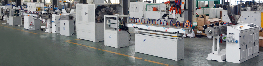 10-38mm 0,5-2 Zoll Faserverstärkte PVC-Rohrmaschine Flexible Lüftungskanal Leitung Weiches PVC-Rohr Produktionslinie