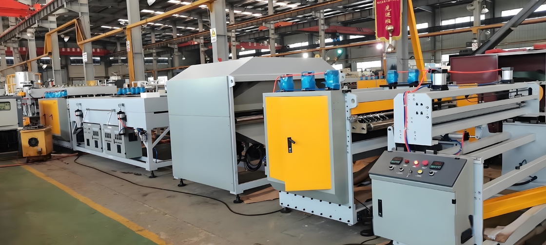 1400 / 1800mm PP Hohlgitterplattenmaschine PP Kunststoffverarbeitung Hohlplatten Extrusionslinie