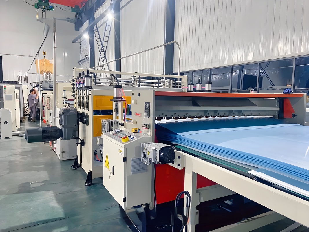 2200 / 2600mm PP Hohlplattenmaschine 150kw Leistung PP Hohlplatten Extrusionslinie