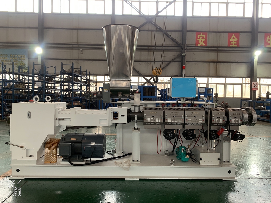 Shenzhen HYPET Conical Twin Screw Extruder , PVC Pipe Profile Sheet Full Production Machine